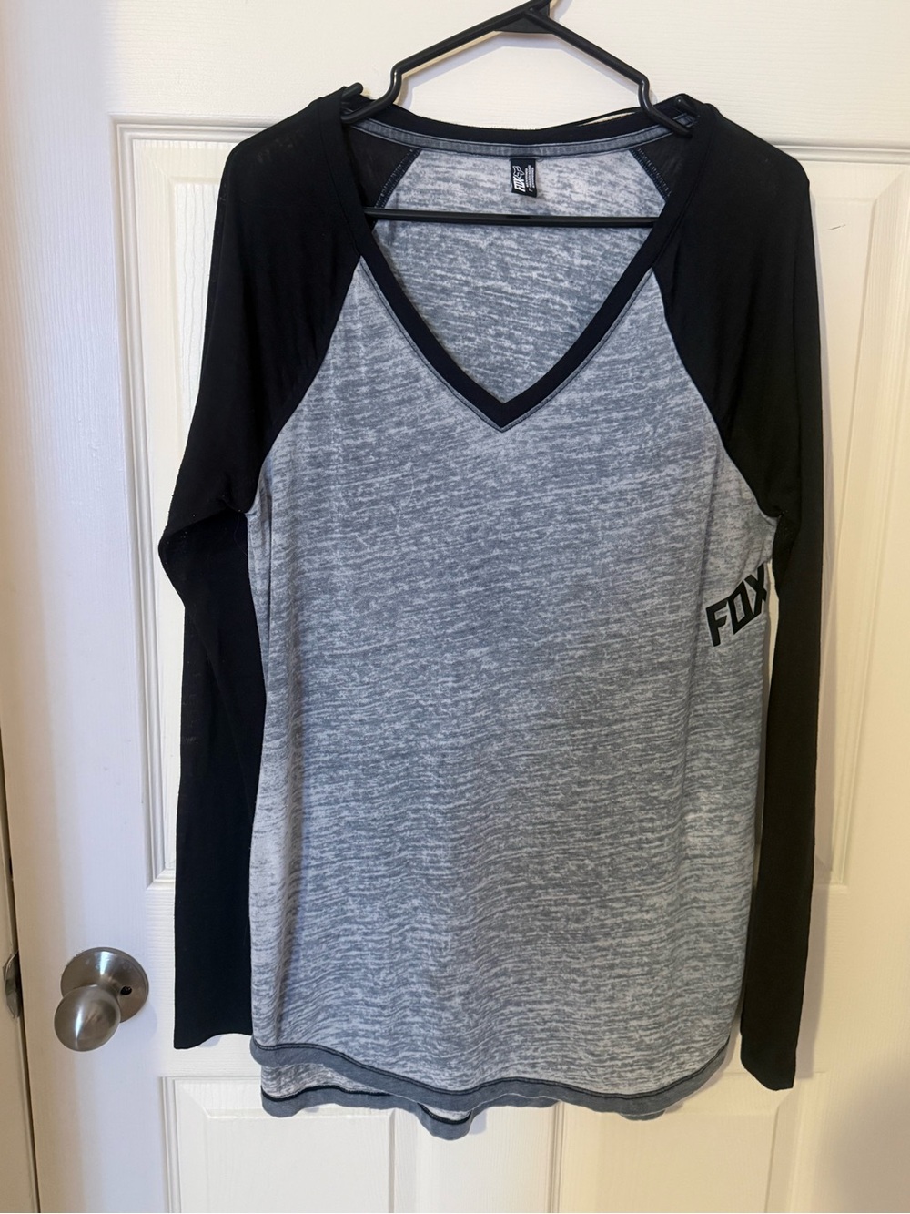 Fox Heather Gray & Black V-Neck Raglan Long Sleeve Top